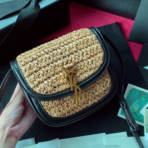 Stylish Tan and Black Designer Shoulder Bag - Picture 1 of 4